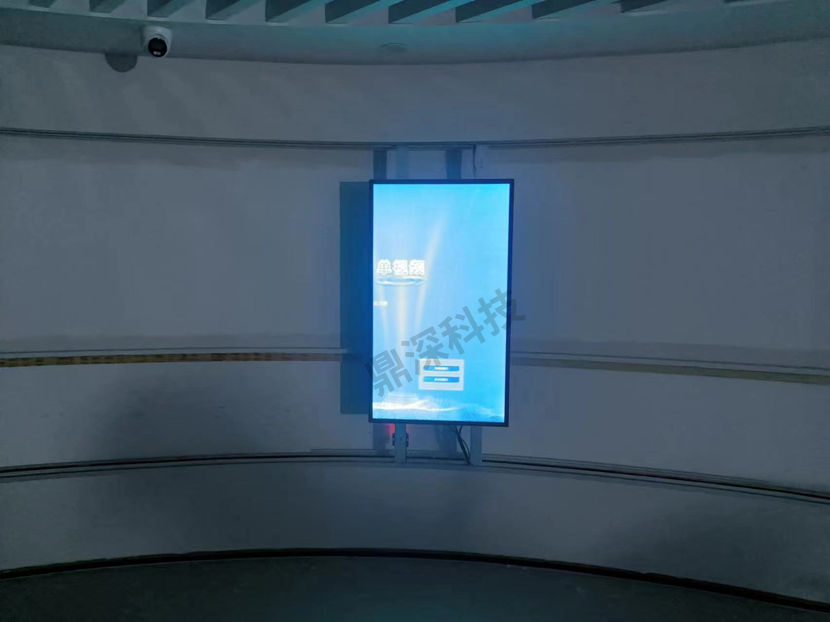 手动推拉滑轨屏展示系统